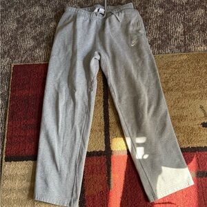 Nike Men's Heather Gray Joggers